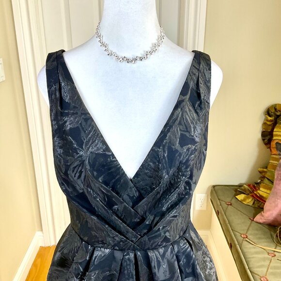 Vera Wang Dress Party Black Satin Damask Sleeveless V-Neck Metallic Accent (6) - Picture 2 of 8